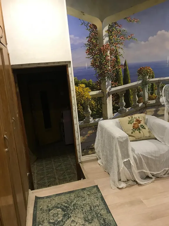 Комната в частном доме с большим двором