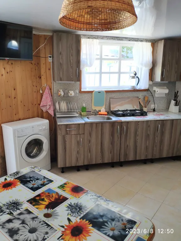 Коттеджи с бассейном