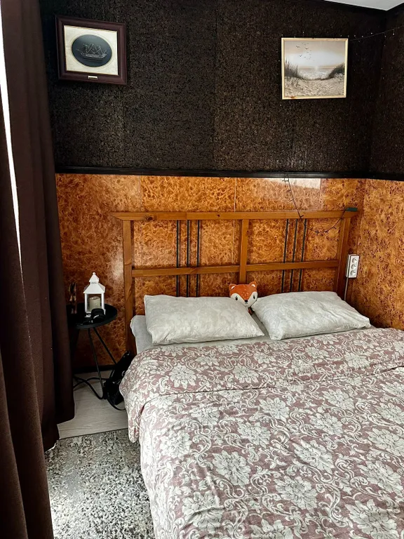 Чудо-дача, дом Капитан на берегу пруда