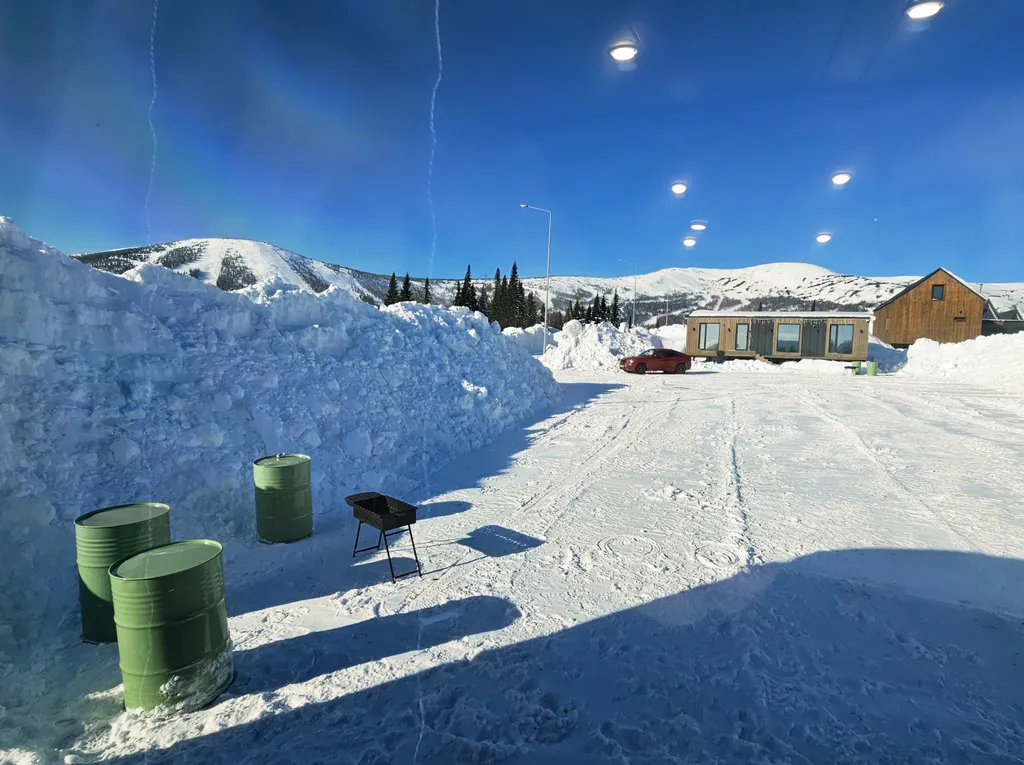 Далеко и надолго