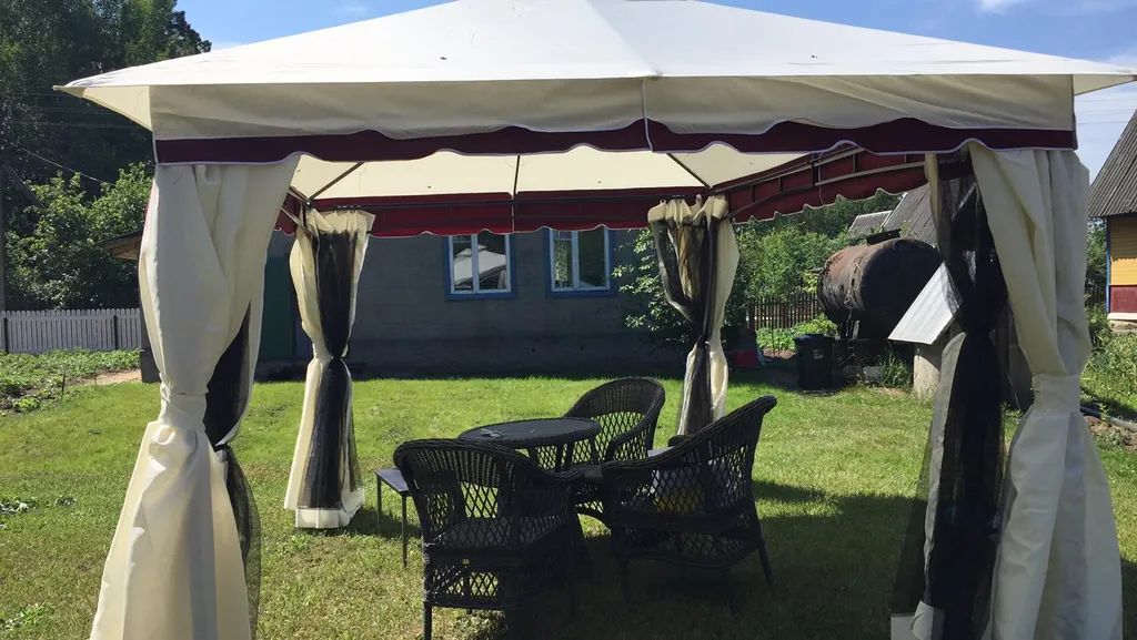 Уютный дачный домик в красивом уголке природы