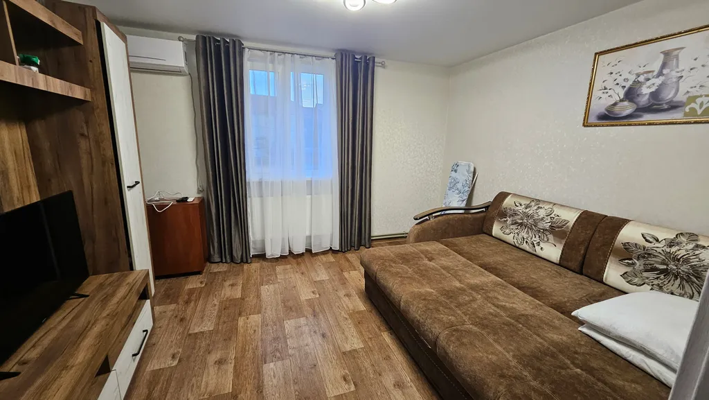 Часть дома со своей кухней