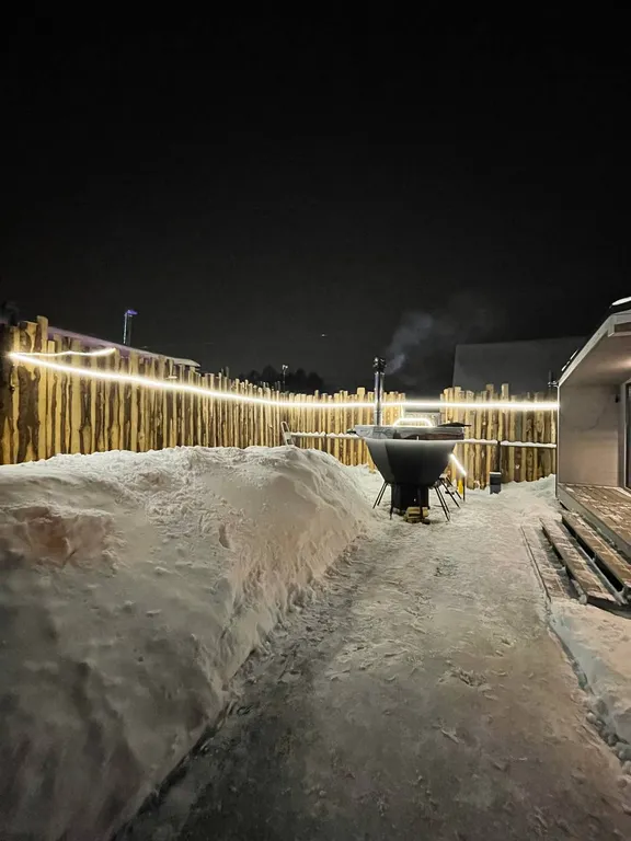 Уютный дизайнерский коттедж с территорией