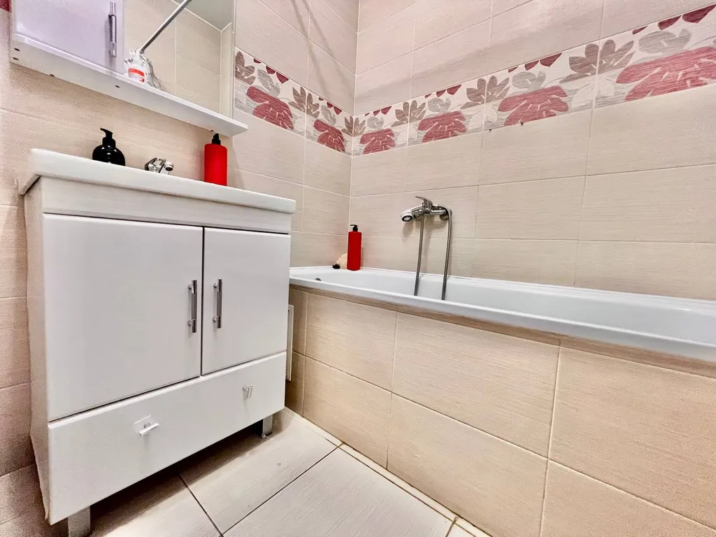 Квартира Уютная, теплая, чистая студия — Тюмень