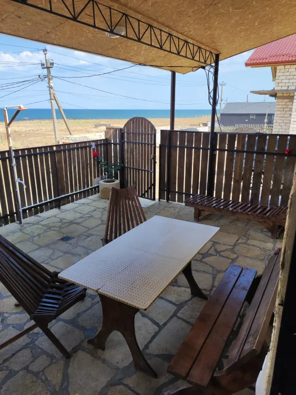 Часть дома на берегу моря