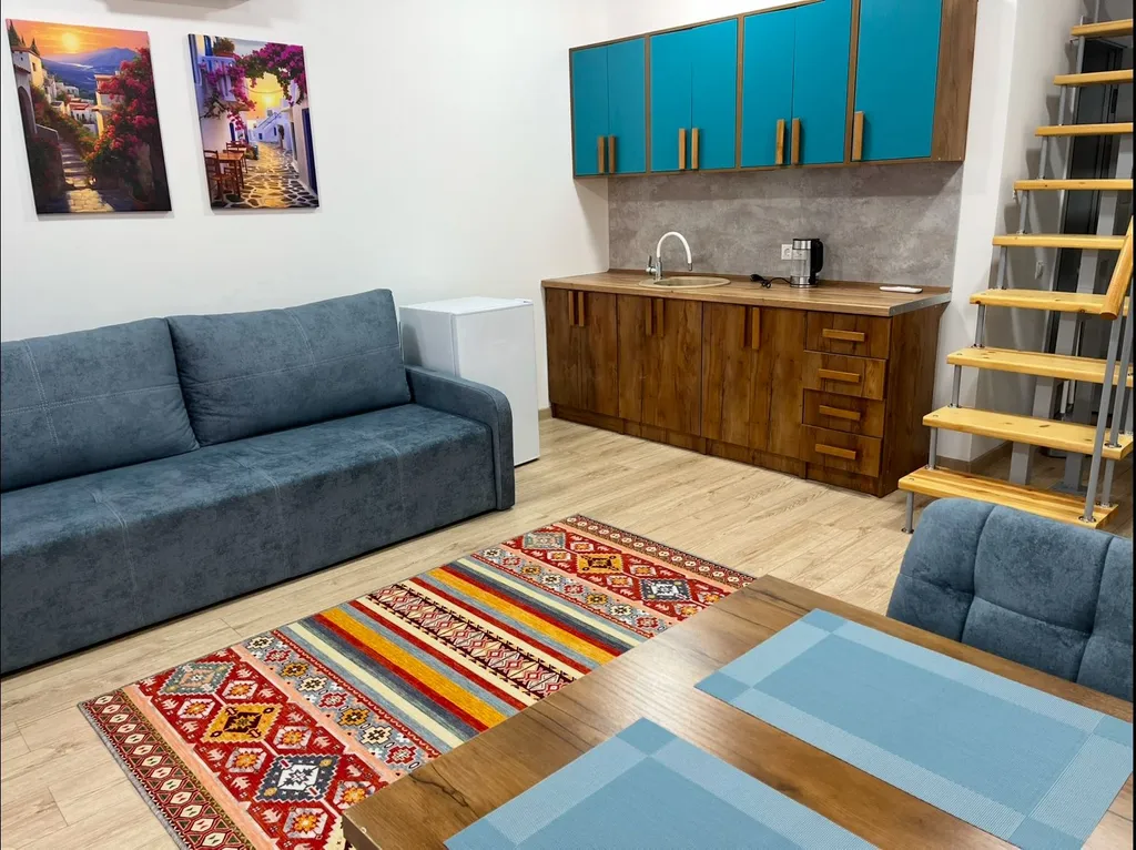 Квартира Двухуровневый полулюкс с зоной отдыха на крыше и видом на бассейн — аренда посуточно в Каспийск