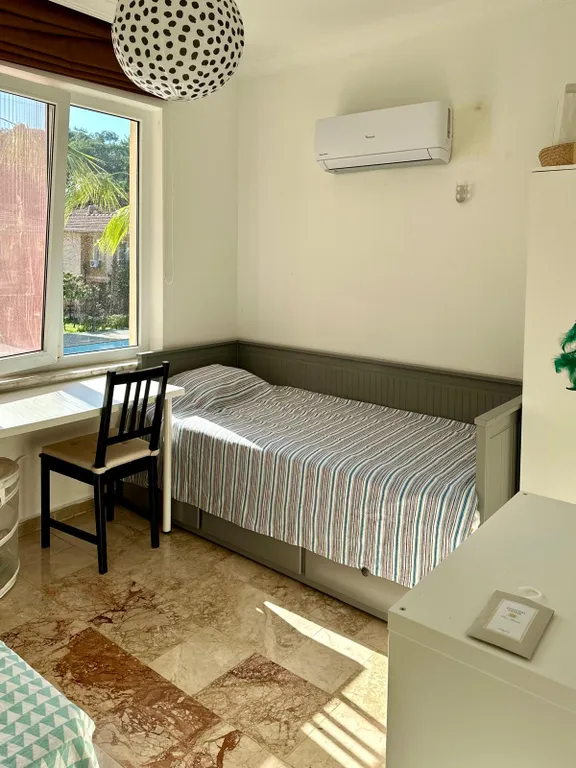 Современная вилла 3+1 с бассейном рядом с пляжем