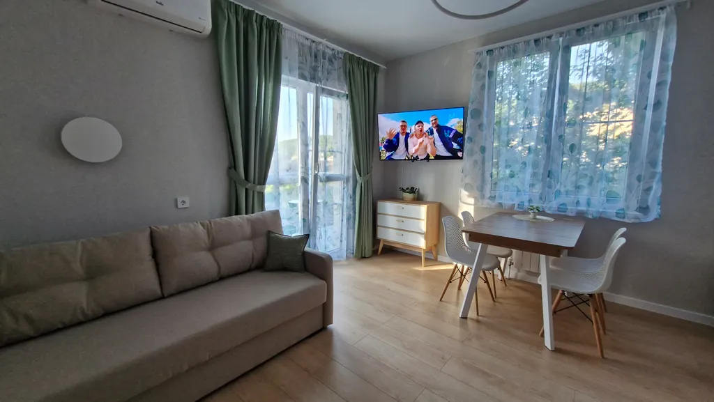 Квартира Уютные апартаменты у моря, с видом на можжевеловый лес, заповедник — Варваровка