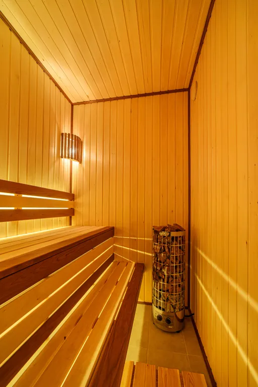 Дом с сауной, купелью и террасой