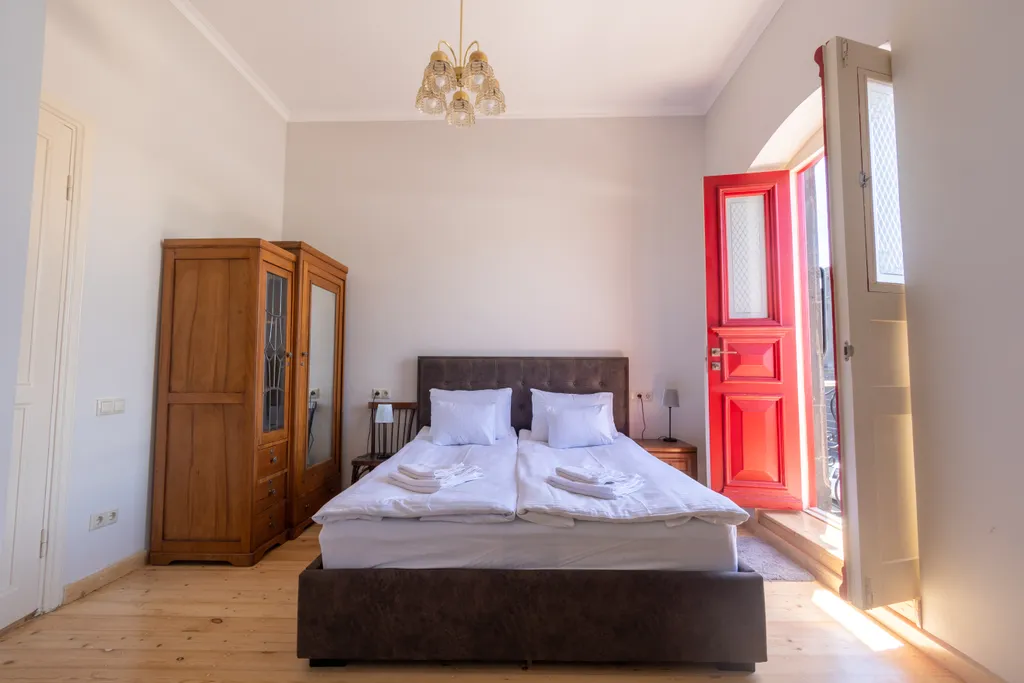 Квартира Двухместный номер бутик-отеля с балконом в историческом центре Гюмри — аренда посуточно в Гюмри