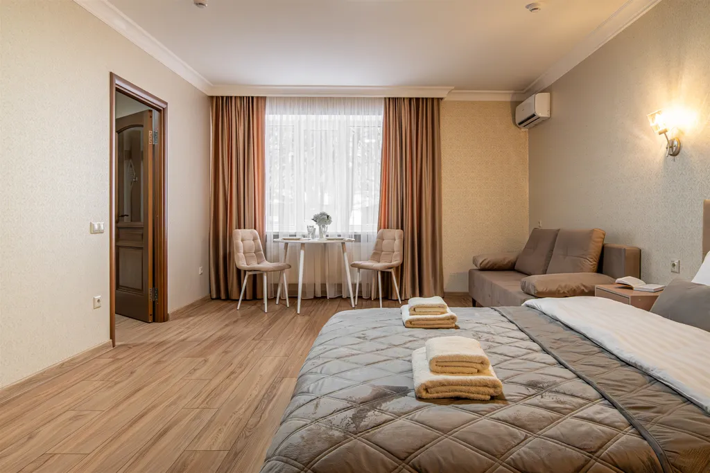 Большой двухместный номер с дополнительным спальным местом