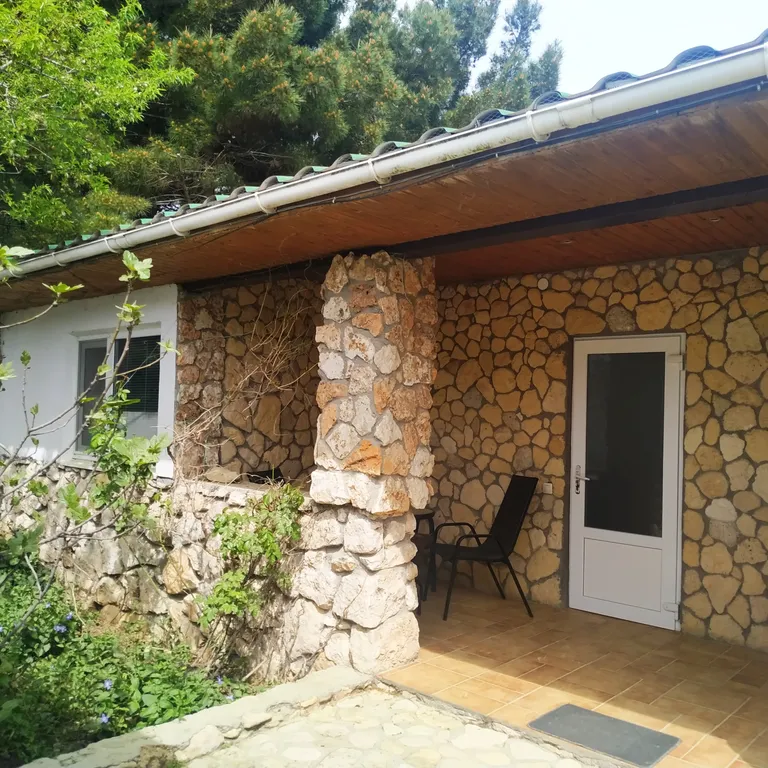 Коттедж Аппартамент у моря в соснах — аренда посуточно в Оленевка