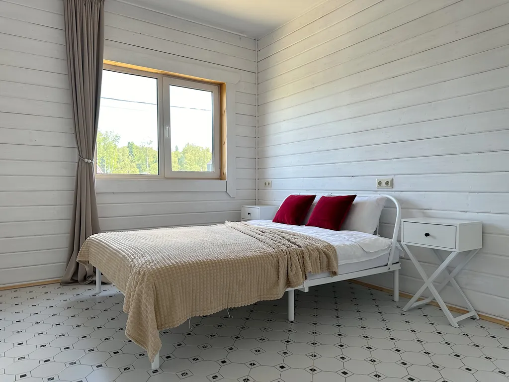 Коттедж с сауной с видом на лес