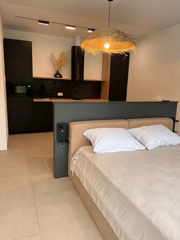 Дом с панорамным видом на лес