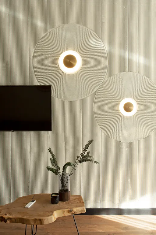 Апартамент на берегу реки с собственной террасой и выходом в парк