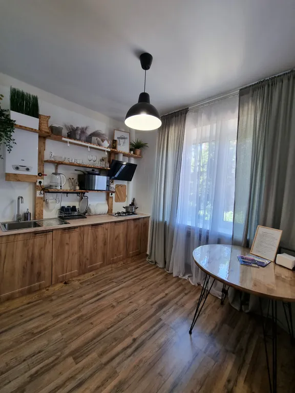 Большая 2-комнатная квартира в центре города с зонами для  фотографий