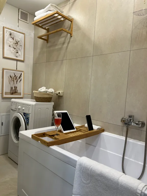 Прекрасная студия со свежим ремонтом в новом доме с чистым подъездом