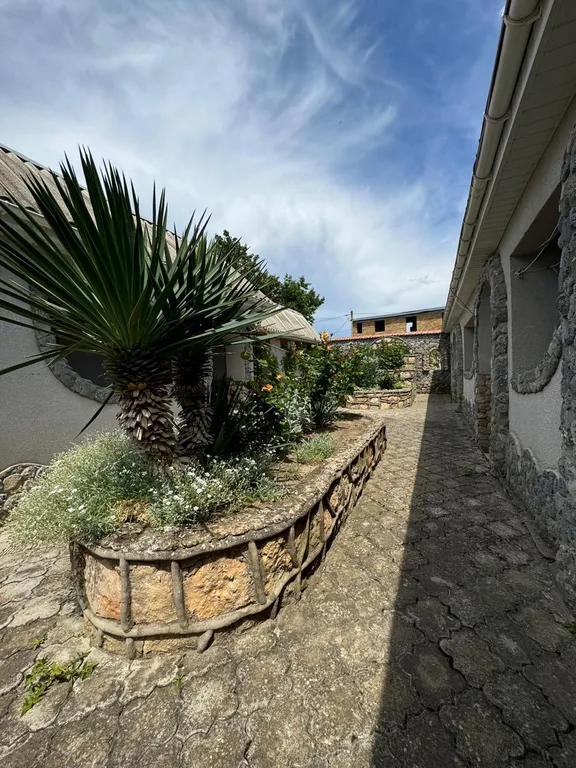 Уютный семейный домик на берегу моря