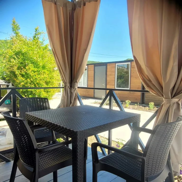 Бермуды - гостевой дом с видом на море, горы и горную реку