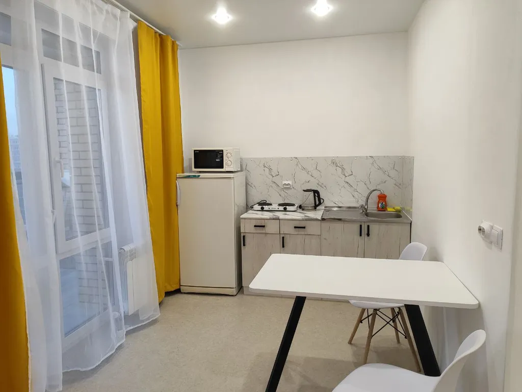 Студия на 13м этаже, ЖК Семья