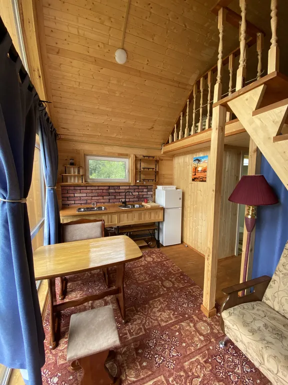 Домик у озера