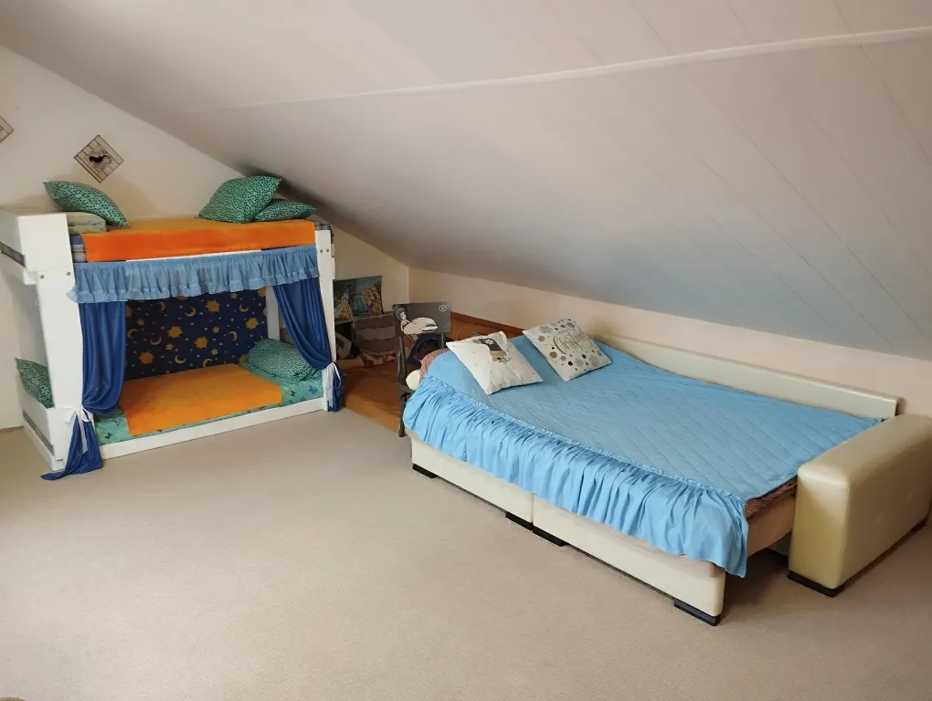 Апартаменты с бассейном
ДомКрус