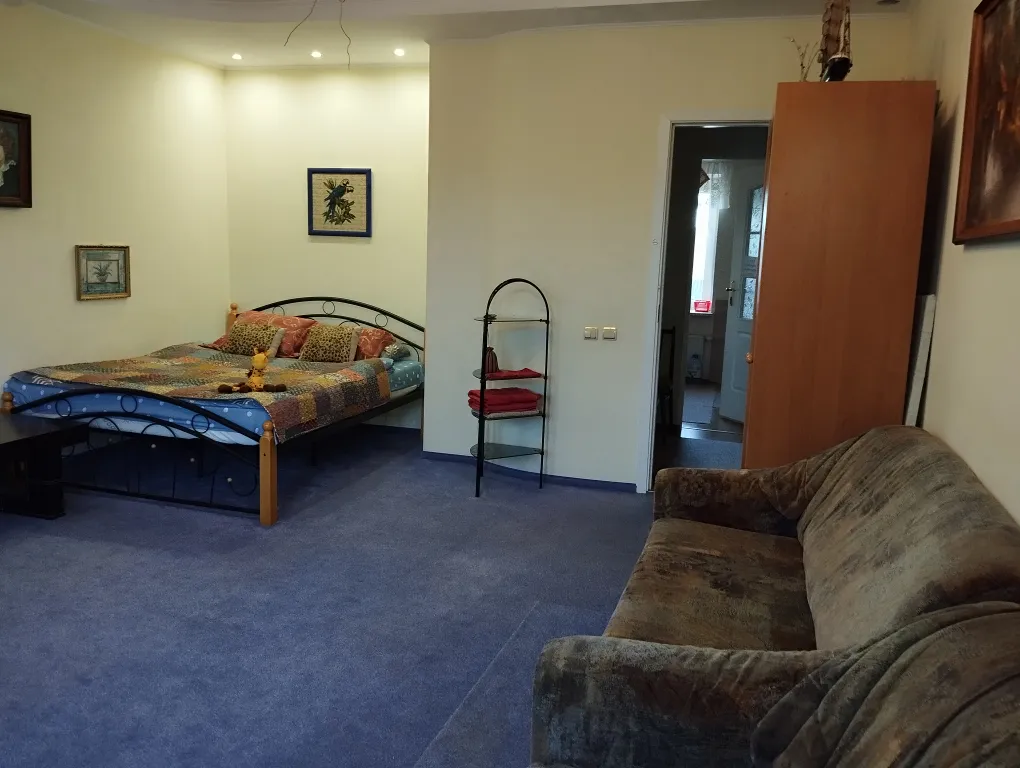 Апартаменты с бассейном
ДомКрус