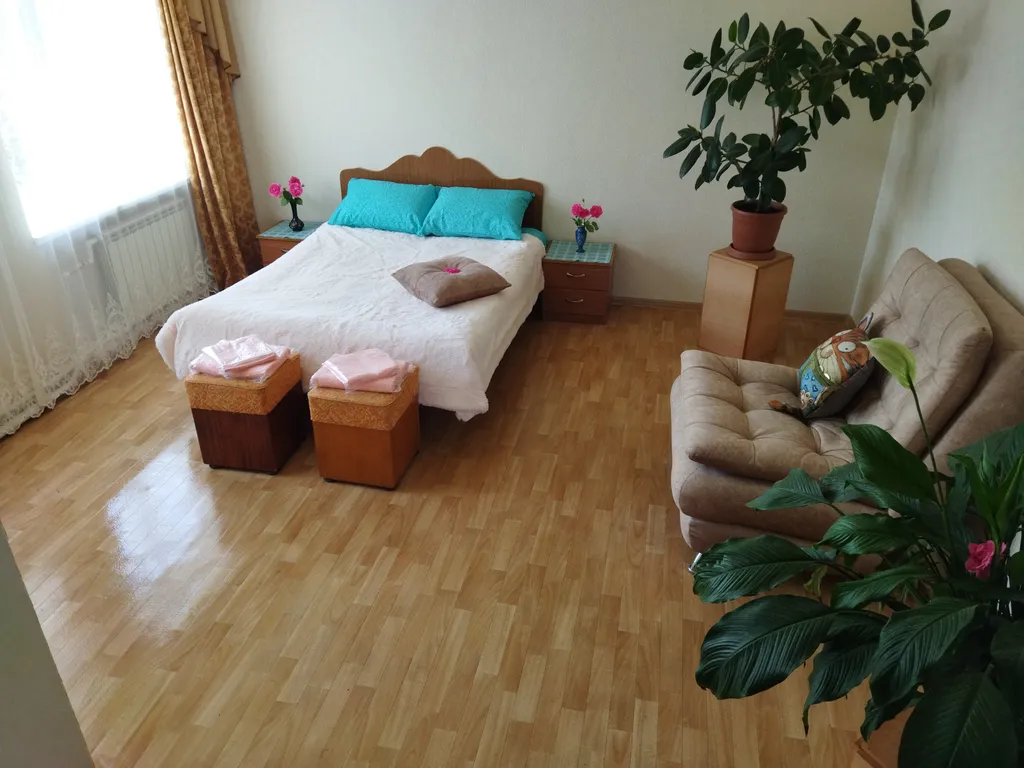 Просторная двухэтажная квартира на площади Возрождения