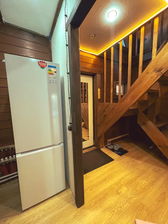 Двухэтажный дом с чаном и баней