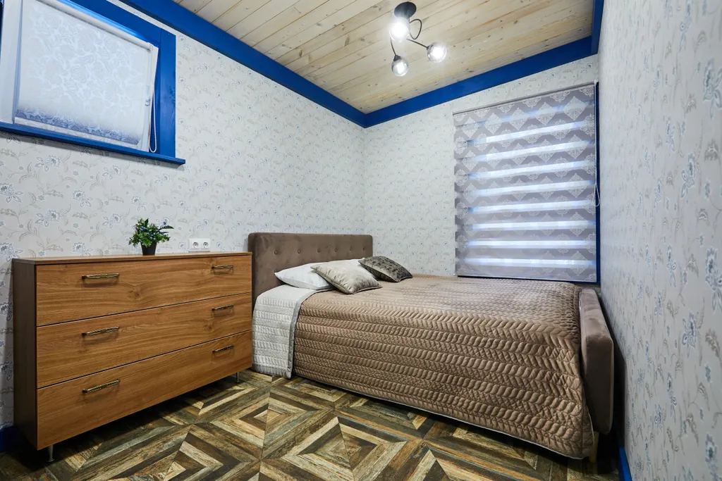 Большой коттедж с 5 спальнями, камином и террасой, Василек