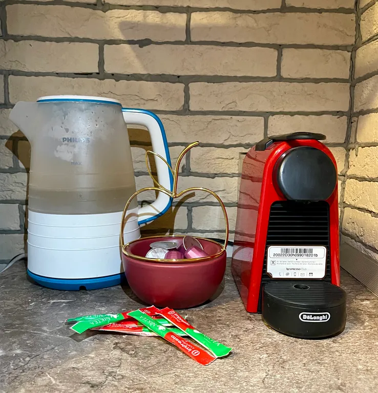 Двухкомнатная квартира с собственной террасой в неосоветском стиле