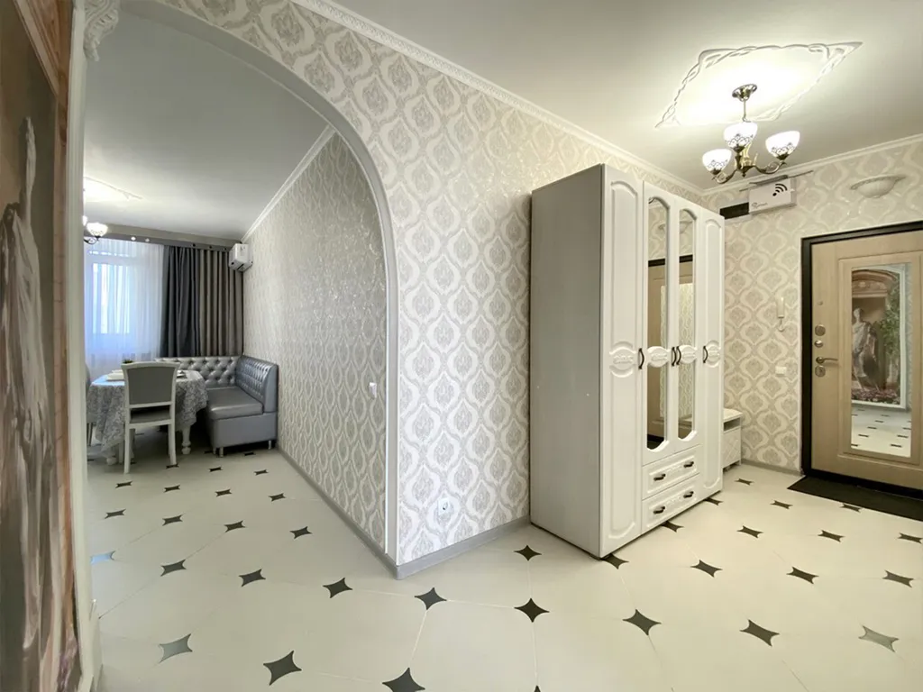 Просторная квартира с дизайнерским ремонтом в классическом стиле