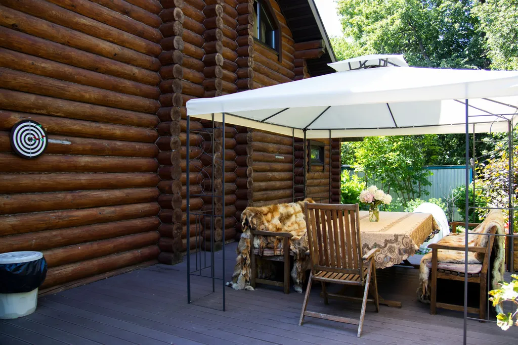 Дом охотника с бассейном для приятного отдыха