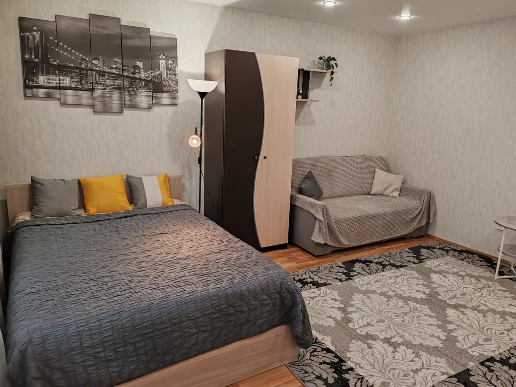 Квартира Большая и уютная квартира недалёко от центра с Кондиционером — Великий Новгород