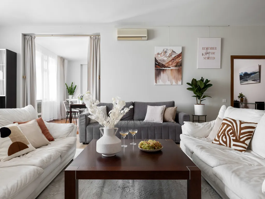 Четырехкомнатная квартира в элитном доме на Тверской