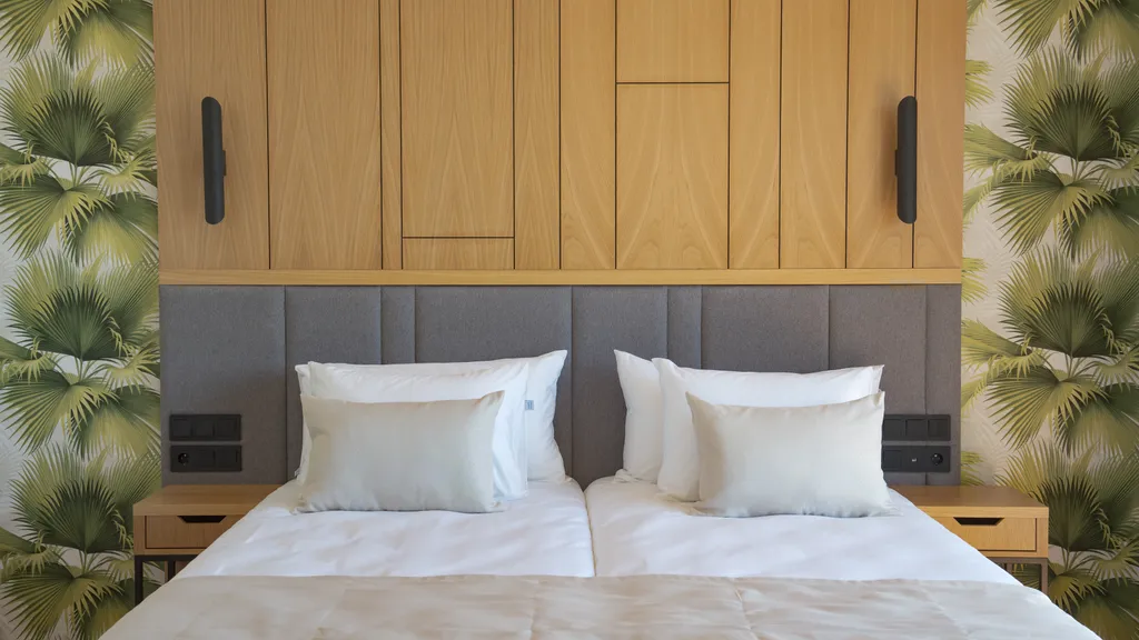 Трехместный номер комфорт с видом на море