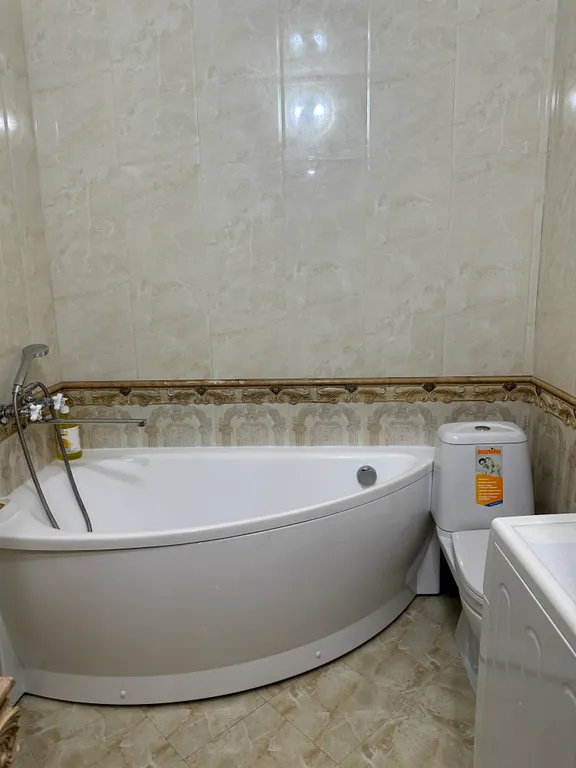 Квартира в 10 минутах ходьбы до моря и до дворца спорта Али Алиева.