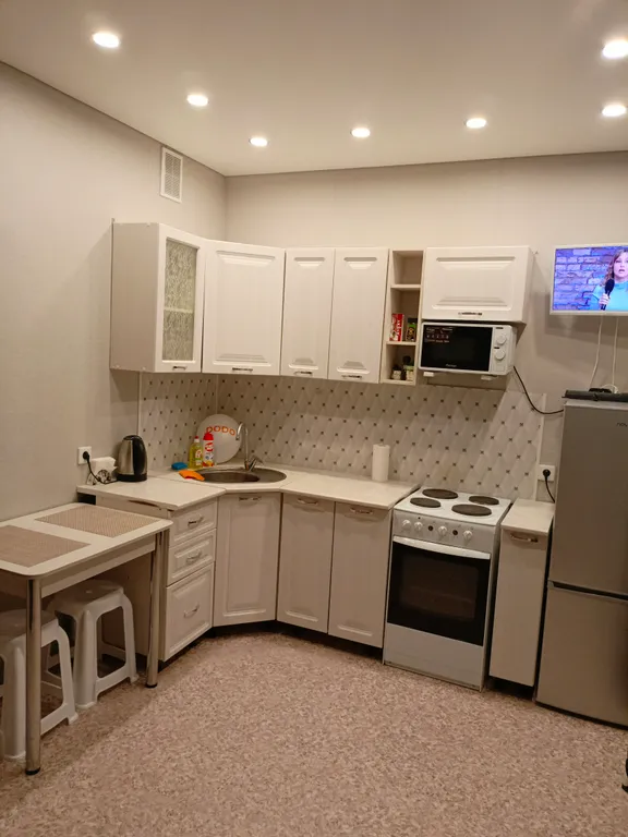 Рядом ТЦ Оазис Плаза, Окружная больница, Смотровая поликлиника