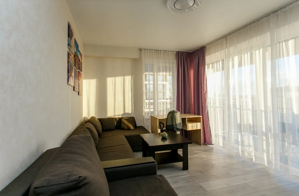 Просторный апартамент с балконами видом на море