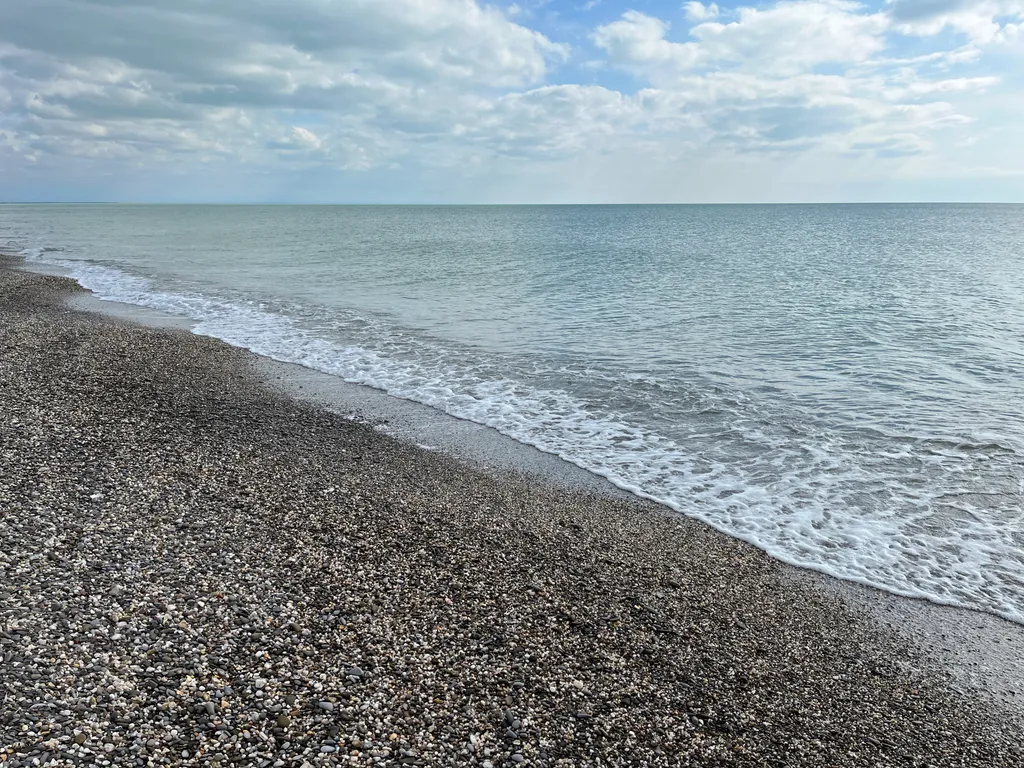 Уютная комната у моря