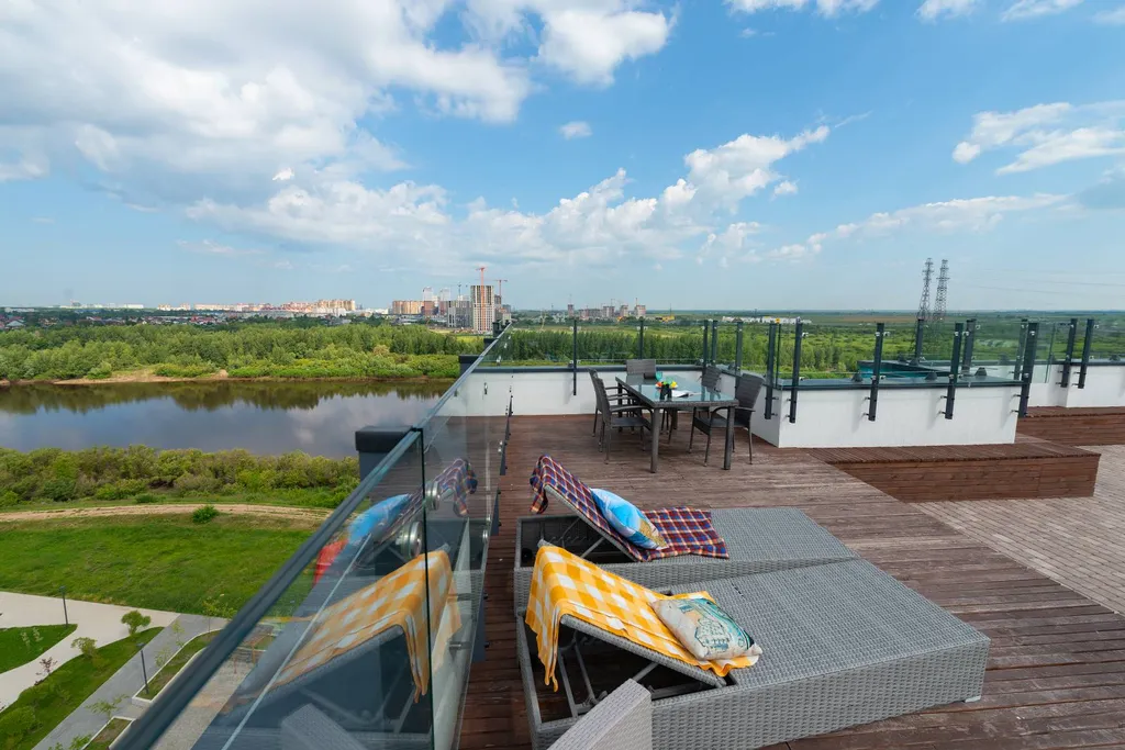 A-Studio с террасой на крыше и мангалом на берегу Туры