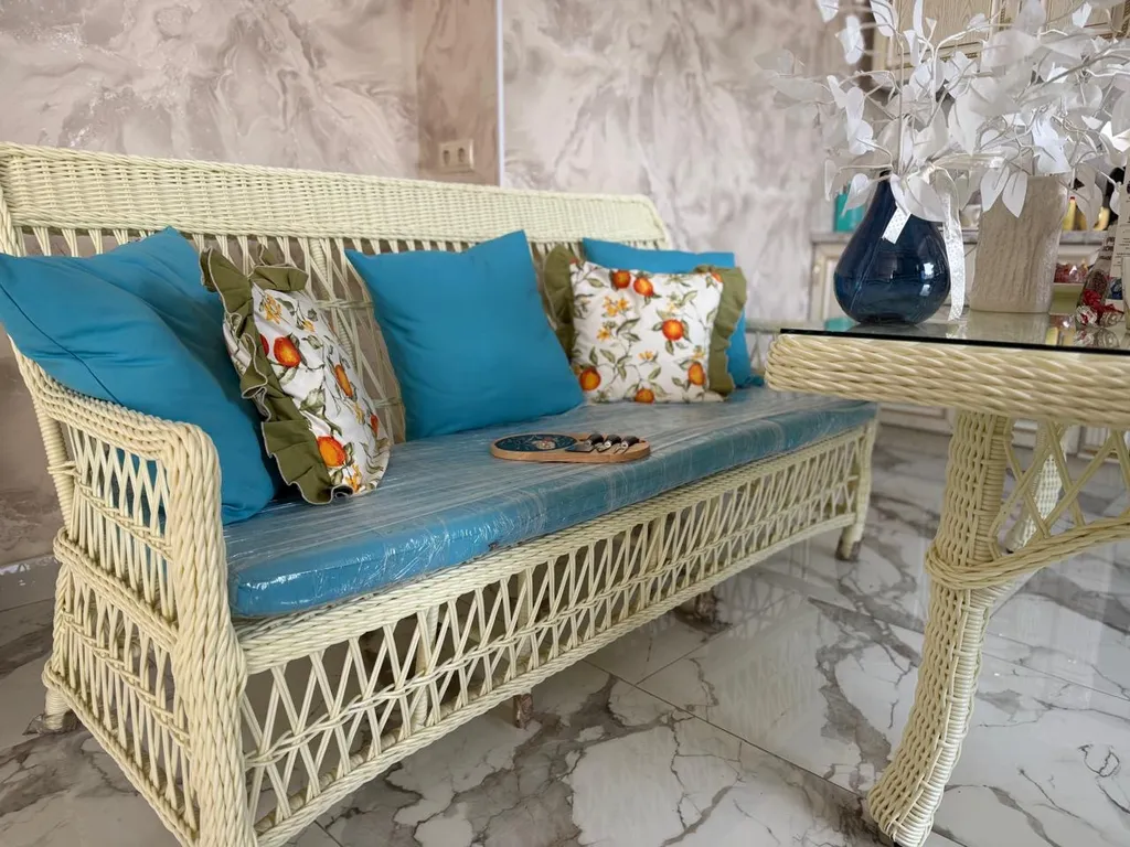 Шикарный особняк с бассейном