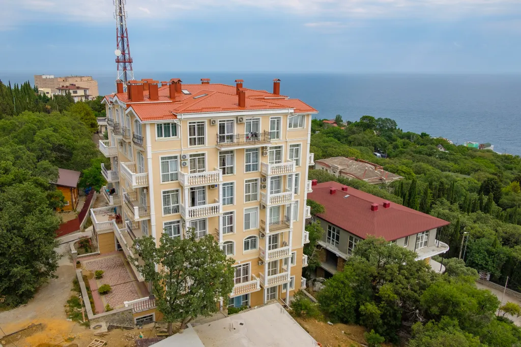 Алубика с видом на море