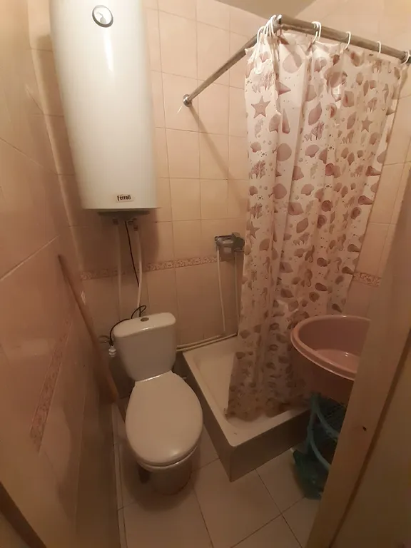 Уютный двухместный домик с тенистым двором