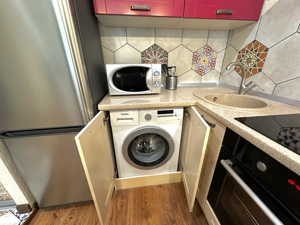 Двухкомнатная Сталинка в центре