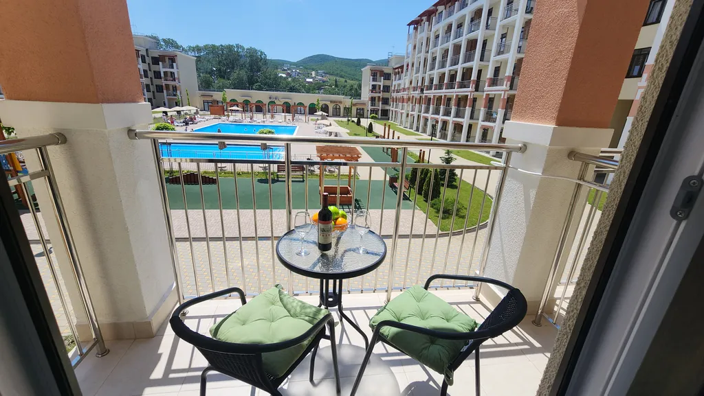 Уютная однушка с видом на бассейн