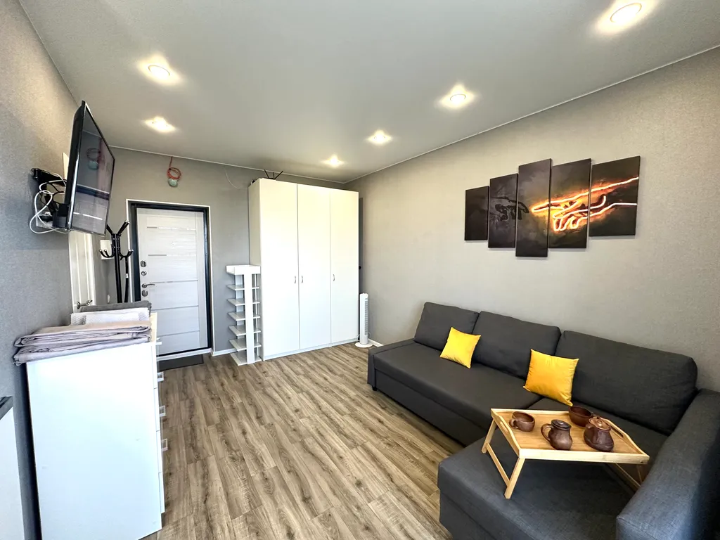 Студия с дизайнерским ремонтом и видом на канал Москвы реки