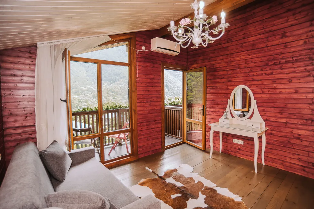 Домик в горах по дороге на Рицу