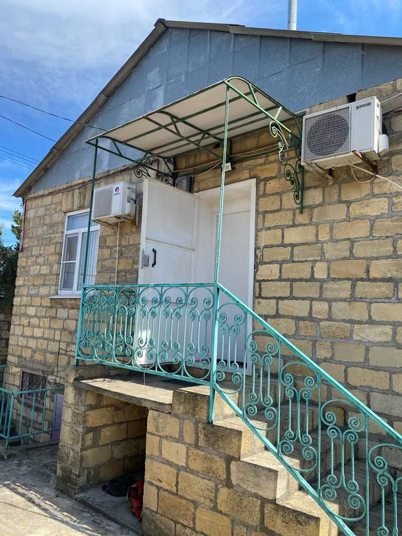 Уютный дом на берегу моря