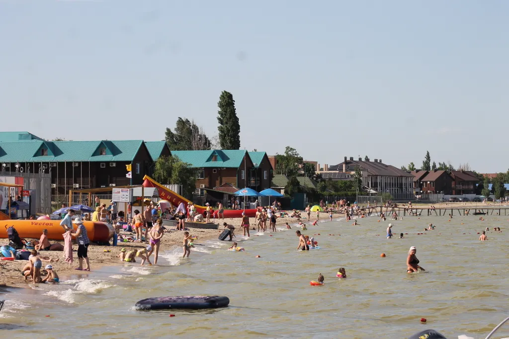 Квартира Номера на Пляже, квартира - студия с кухней 147/4, до берега 40 метров — Ейск